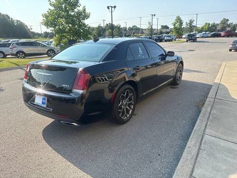 Used 2016 Chrysler 300 S w/ 300S Premium Group AWD/4WD image 4