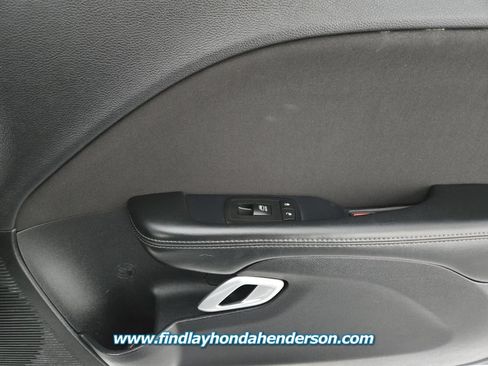 Used 2015 Dodge Challenger SXT RWD image 22