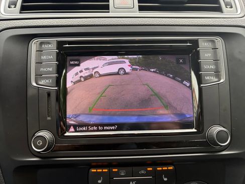 Used 2018 Volkswagen Jetta SE FWD image 34