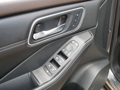 Certified 2023 Nissan Rogue Platinum w/ Platinum Premium Package AWD/4WD image 19