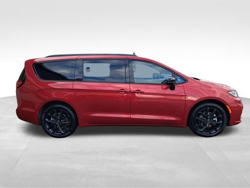 New 2026 Chrysler Pacifica Select w/ S Appearance Package FWD image 7
