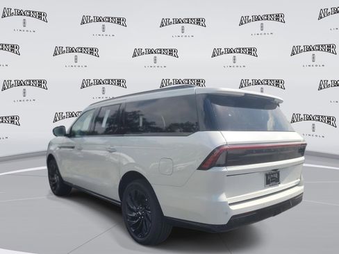 New 2026 Lincoln Navigator L Reserve w/ Jet Appearance Package AWD/4WD image 3