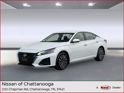 Used 2023 Nissan Altima 2.5 SV image 1