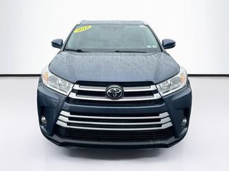 Used 2019 Toyota Highlander XLE AWD/4WD video 2