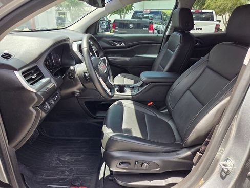 Used 2023 GMC Acadia SLT w/ Elevation Edition FWD image 4