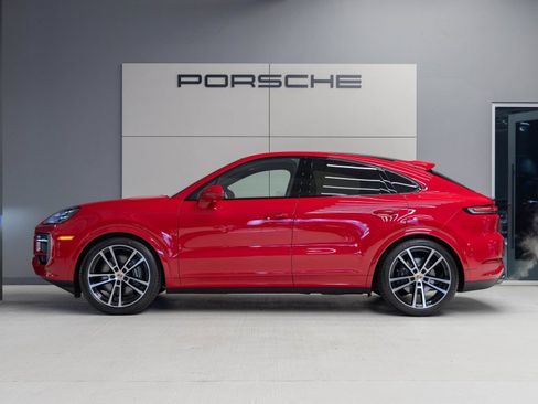 Certified 2026 Porsche Cayenne Coupe AWD/4WD image 2