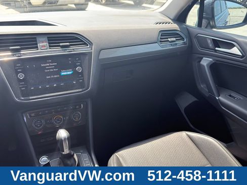 Used 2018 Volkswagen Tiguan SE FWD image 29