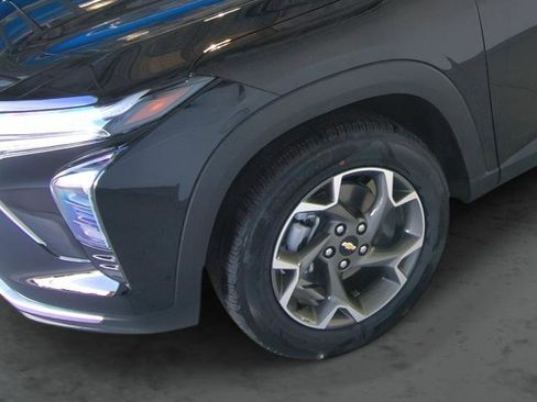 New 2026 Chevrolet Trax LT FWD image 7
