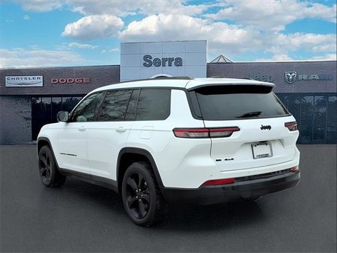 Used 2021 Jeep Grand Cherokee L Laredo image 4