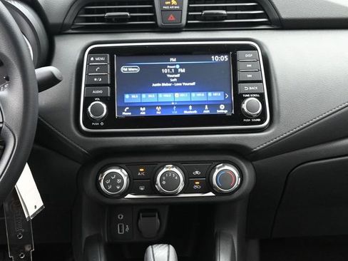 Used 2025 Nissan Versa S w/ S Plus Package image 28