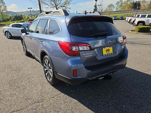 Used 2016 Subaru Outback 2.5i Limited AWD/4WD image 4