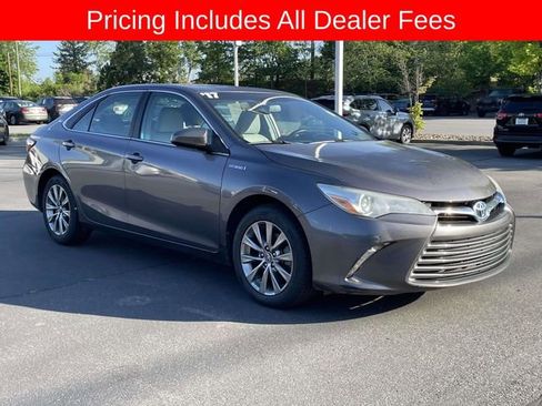 Used 2017 Toyota Camry XLE w/ Moonroof Package FWD image 7