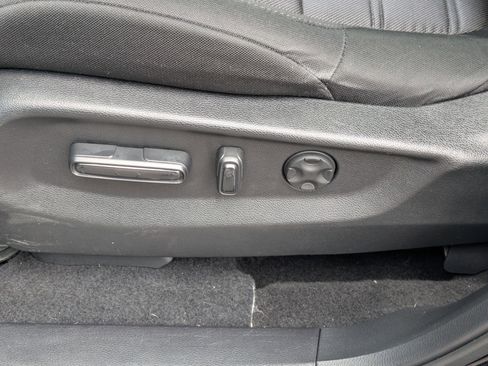 Used 2019 Honda CR-V EX image 13
