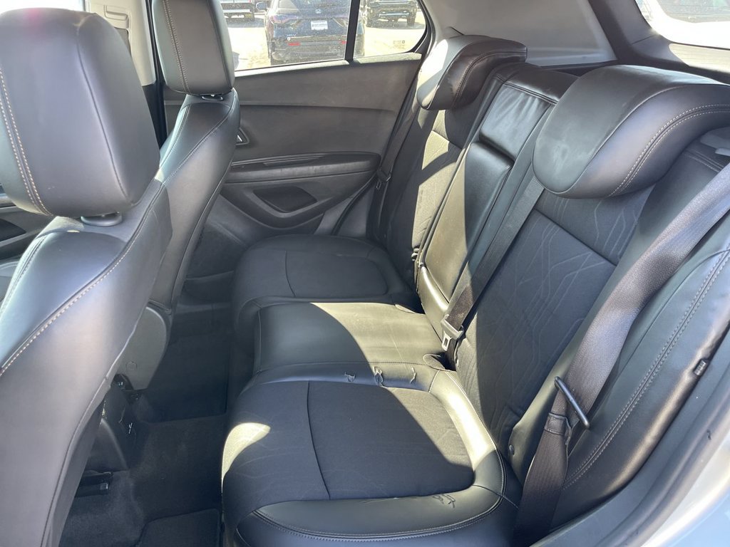 Used 2022 Chevrolet Trax LT w/ Driver Confidence Package AWD/4WD image 20