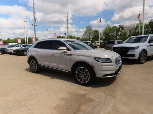 Certified 2023 Lincoln Nautilus Reserve w/ Luxury Package image 6