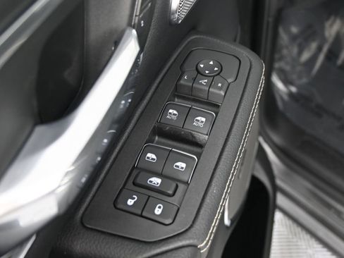 Used 2025 RAM 1500 Laramie AWD/4WD image 20