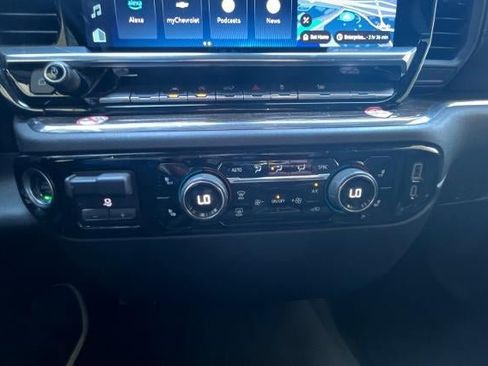 Used 2025 Chevrolet Silverado 1500 LT RWD image 30