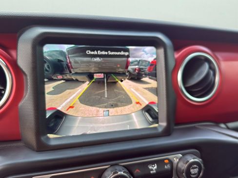 Used 2023 Jeep Gladiator Rubicon AWD/4WD image 18