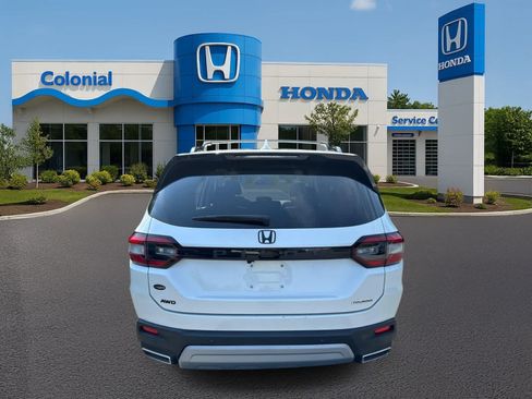 Used 2023 Honda Pilot Touring image 5
