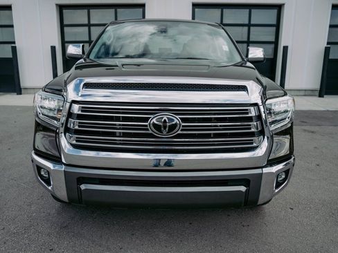 Used 2021 Toyota Tundra 4x4 CrewMax image 2