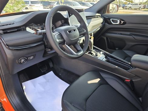 New 2026 Jeep Compass Latitude image 13