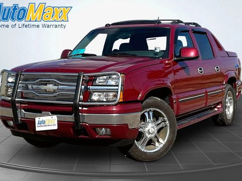 Used 2005 Chevrolet Avalanche Z71 w/ Sun And Sound Package AWD/4WD image 1
