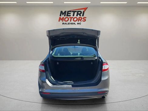 Used 2014 Ford Fusion SE image 17