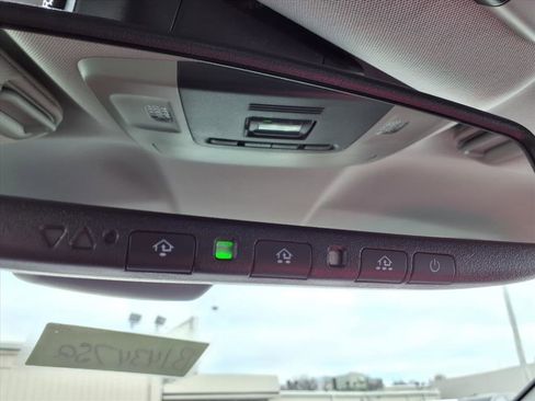 Used 2022 Toyota Camry XLE image 23