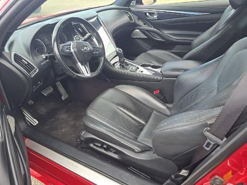 Used 2017 INFINITI Q60 Red Sport 400 RWD image 4