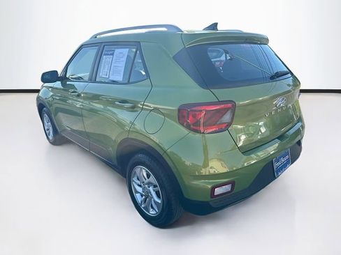 Used 2020 Hyundai Venue SEL image 5
