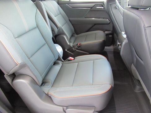 New 2025 GMC Acadia AT4 w/ Luxury Package image 27