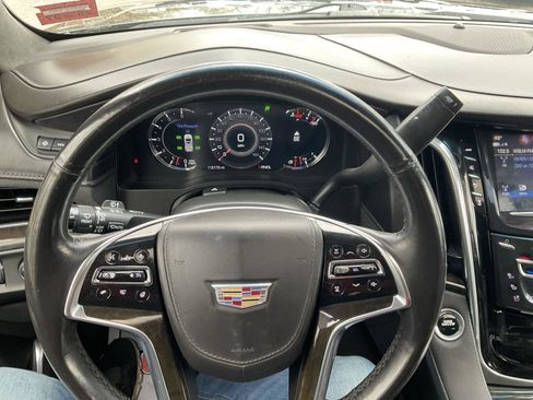 Used 2019 Cadillac Escalade ESV Platinum AWD/4WD image 20