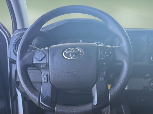 Used 2022 Toyota Tacoma SR RWD image 9