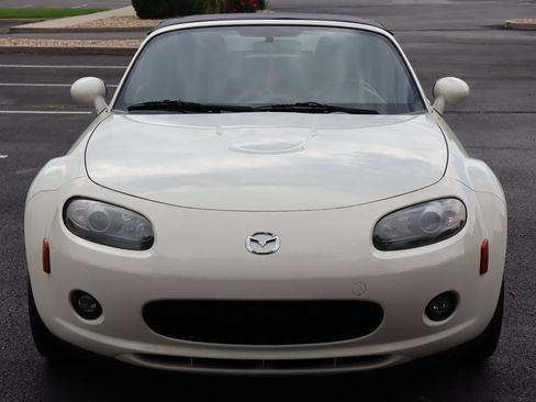 Used 2006 MAZDA MX-5 Miata Sport RWD image 12