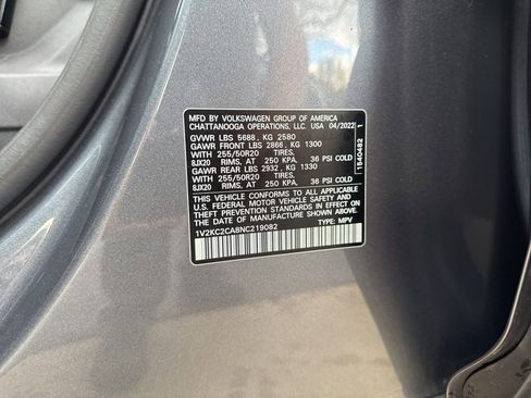 Certified 2022 Volkswagen Atlas Cross Sport SE image 30