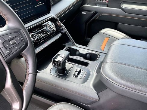 Used 2024 GMC Sierra 1500 AT4 w/ Technology Package AWD/4WD image 19