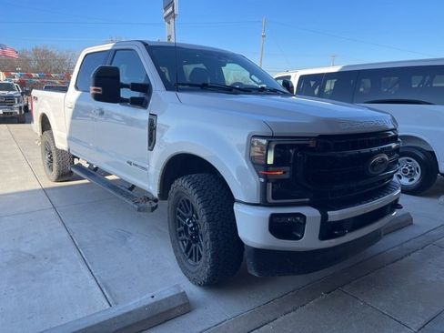 Used 2022 Ford F250 Lariat w/ Black Appearance Package image 3