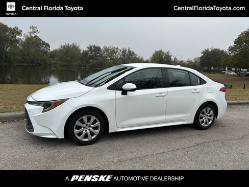 Used 2021 Toyota Corolla LE image 1
