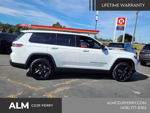New 2025 Jeep Grand Cherokee L Altitude AWD/4WD image 12
