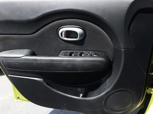 Used 2016 Kia Soul + FWD image 46