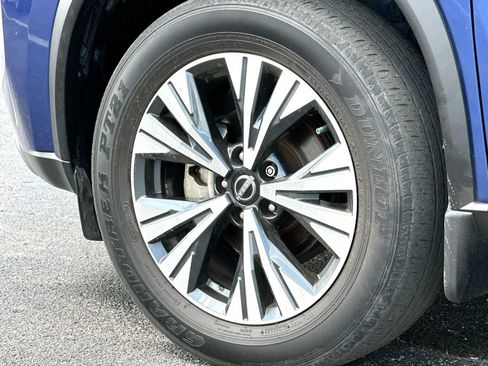 Used 2023 Nissan Rogue SV FWD image 11
