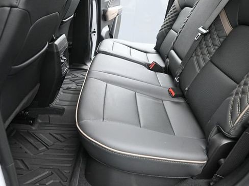 Used 2025 GMC Canyon Denali AWD/4WD image 15