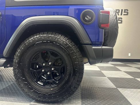 Used 2018 Jeep Wrangler Sport AWD/4WD image 14