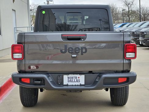 New 2026 Jeep Gladiator Sport AWD/4WD image 4
