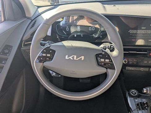 New 2026 Kia Niro EX FWD image 16