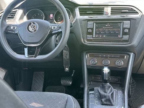 Used 2018 Volkswagen Tiguan S FWD image 13