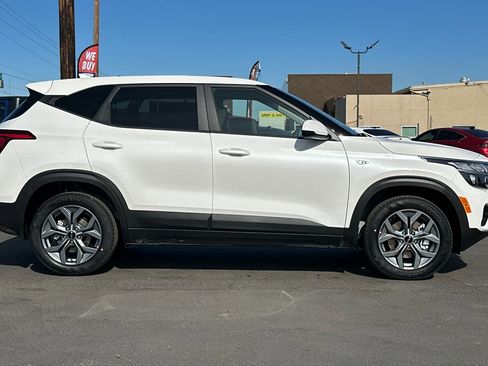 New 2026 Kia Seltos LX image 3