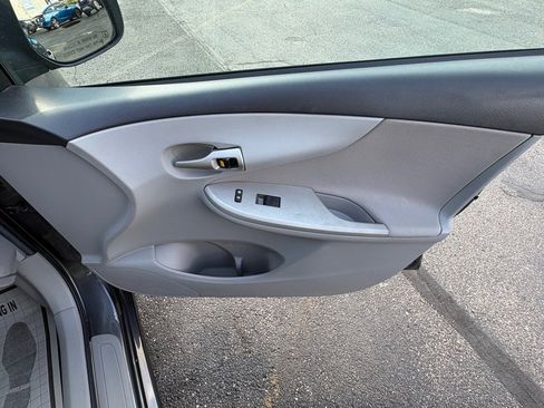 Used 2013 Toyota Corolla LE FWD image 16