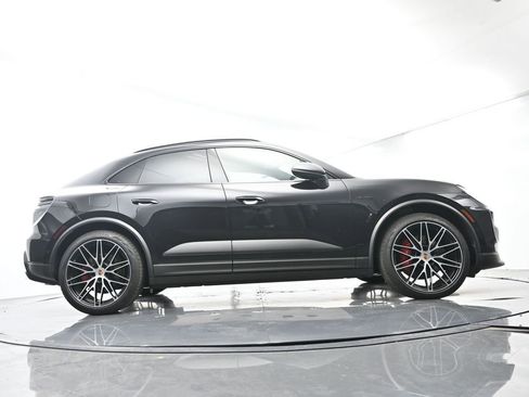 Certified 2025 Porsche Macan 4S Electric AWD/4WD image 52