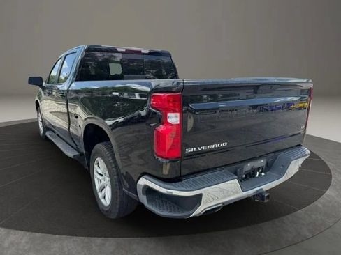 Used 2021 Chevrolet Silverado 1500 LT AWD/4WD image 3